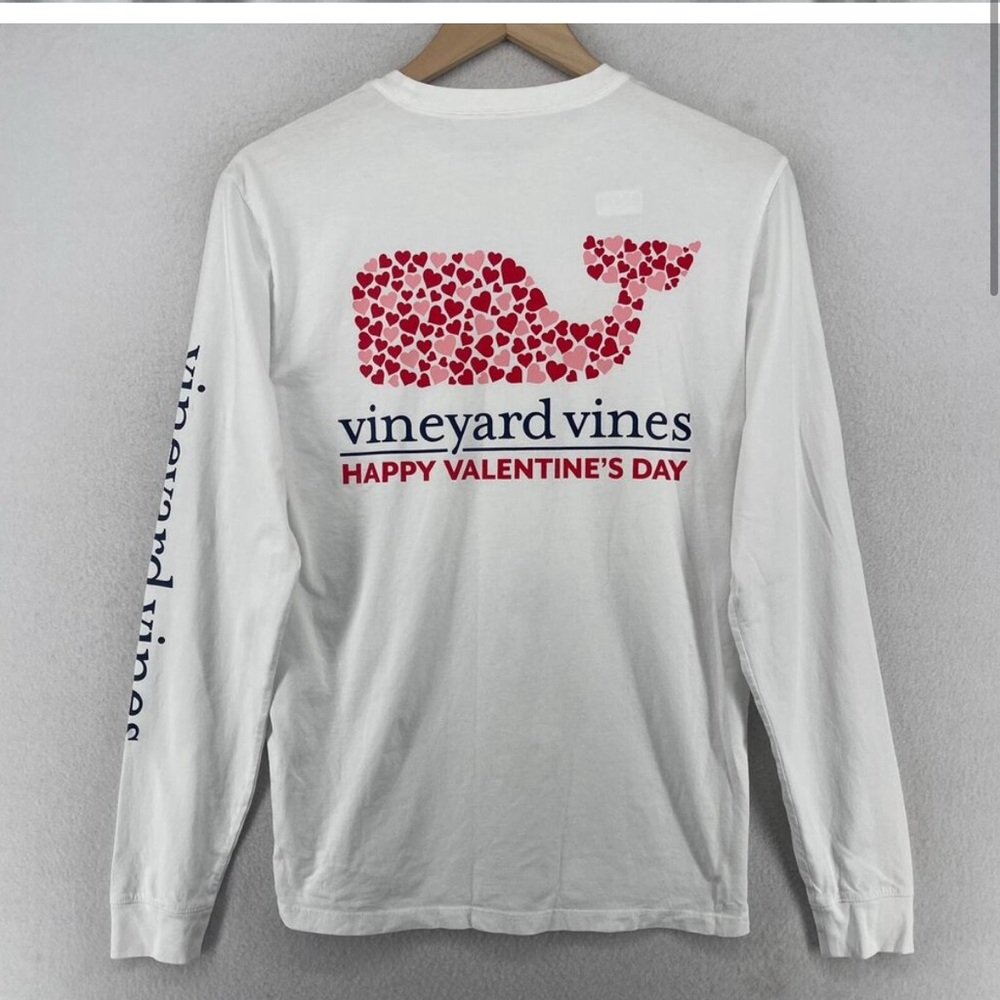Vineyard Vines Valentines Day White Crewneck Logo Tee